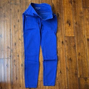 Spanx women’s vibrant Blue stretch Jeans. Size medium